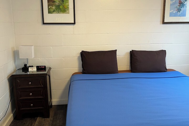 Room 37 of 68