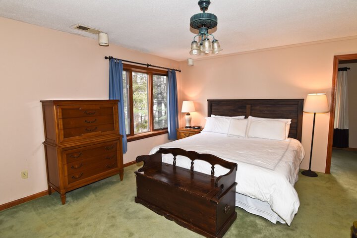 Room 7 of 32