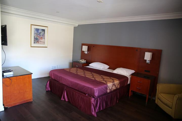 Room 19 of 34