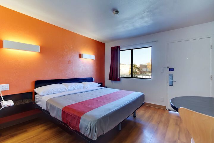 Room 18 of 23