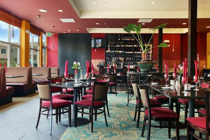 DoubleTree by Hilton Napa Valley - American Canyon