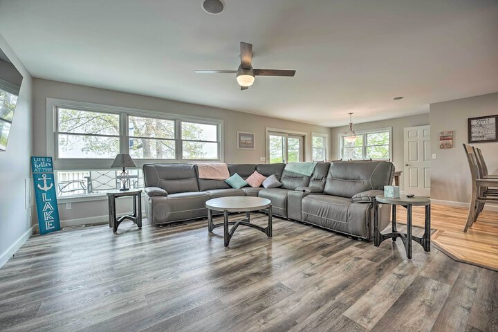 Pet-friendly Grass Lake Retreat w / Game Room!