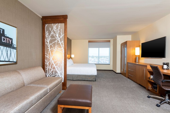 Hyatt Place Flint / Grand Blanc