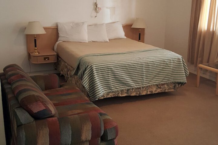 Room 8 of 15
