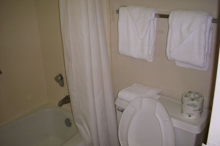 Room 25 of 43