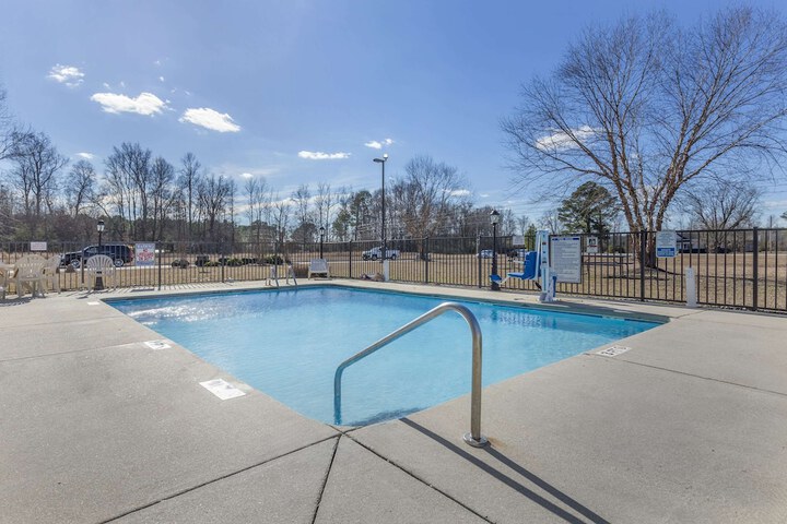 Pool 4 of 30