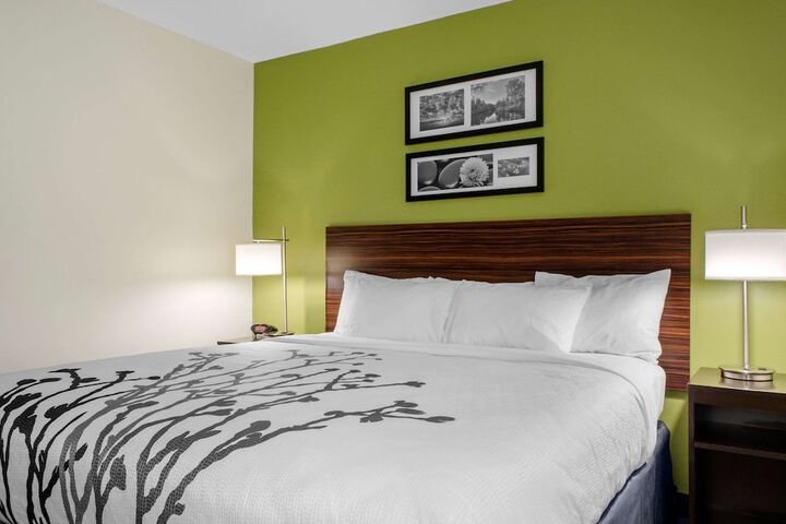 Room 32 of 41