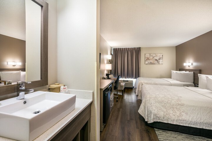 Room 14 of 37
