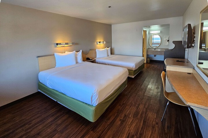 Room 19 of 29
