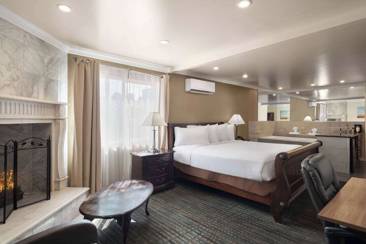 Days Inn by Wyndham Las Vegas Airport Near the Strip