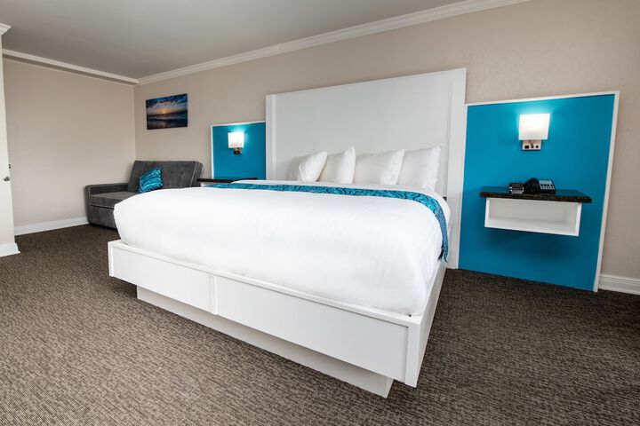 Room 33 of 68