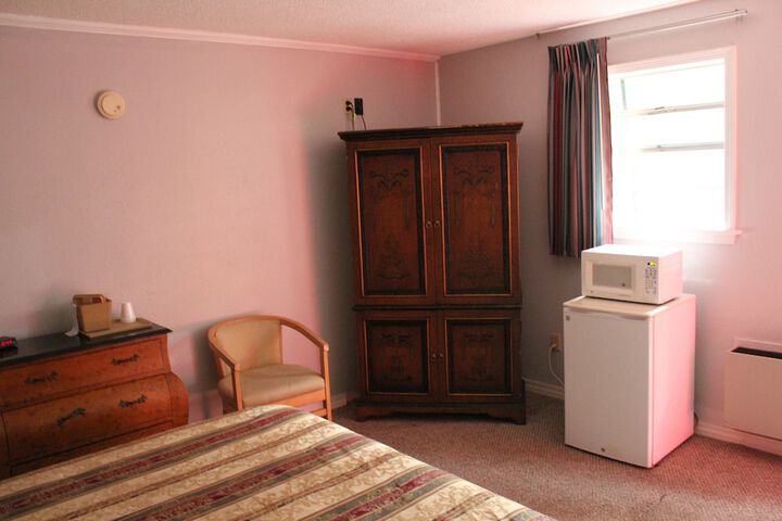 Room 42 of 219