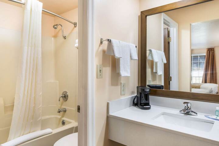 Quality Inn Pulaski