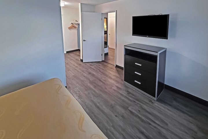 Room 53 of 64