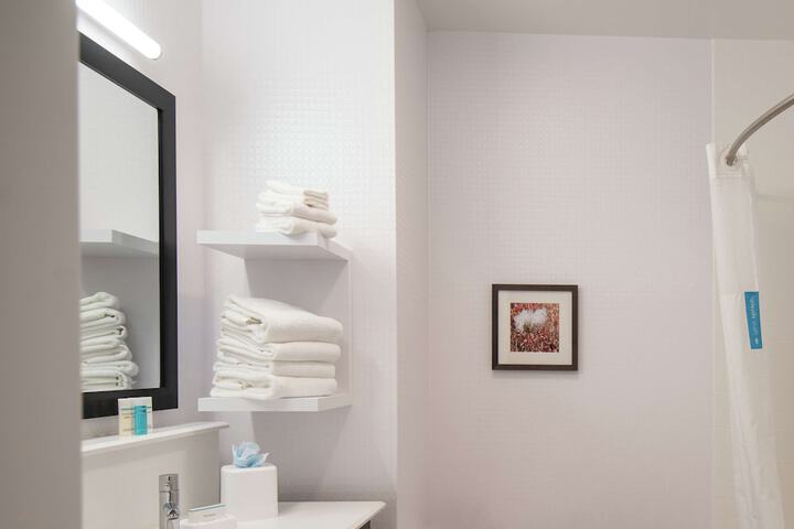 Room 28 of 38