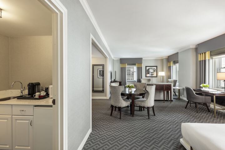 Room 32 of 122