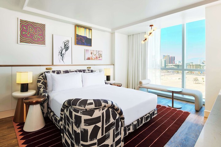 Room 100 of 201