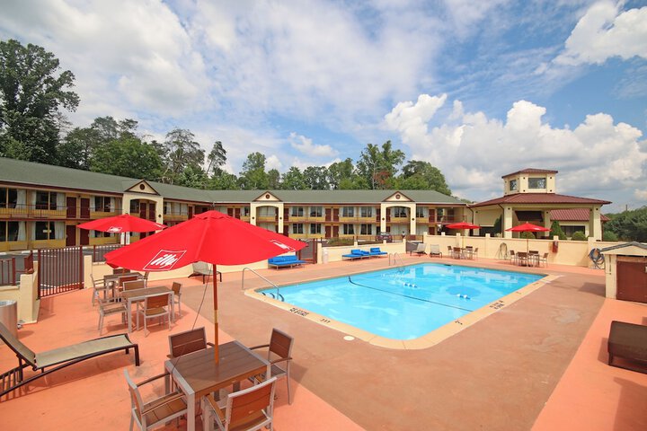 Americas Best Value Inn Pilot Mountain