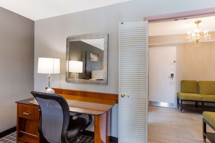 Room 14 of 34