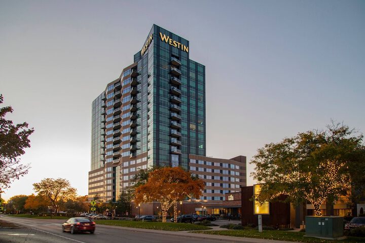 Hotel 2 of 135