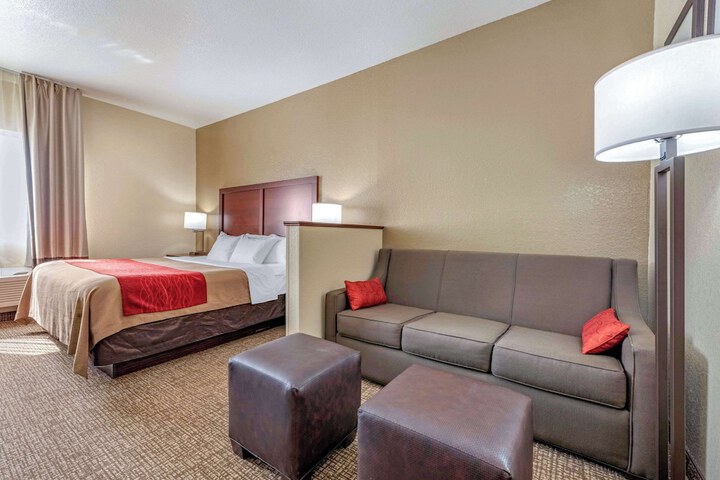 Room 33 of 38