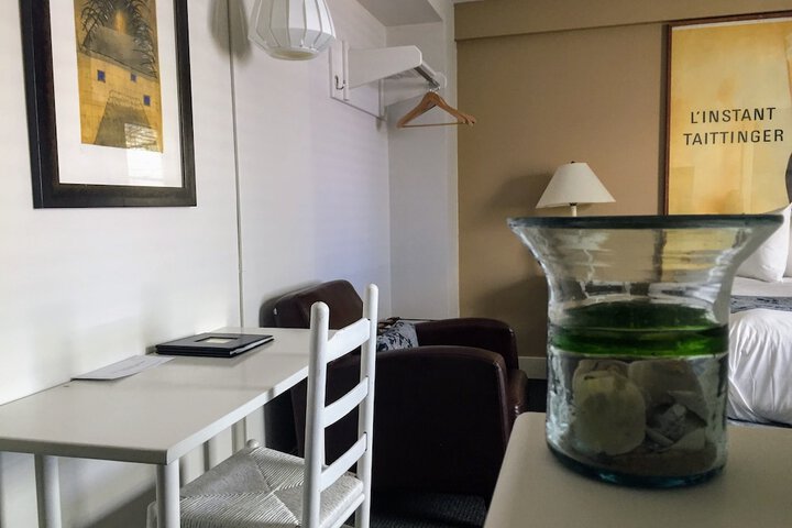 Room 84 of 163
