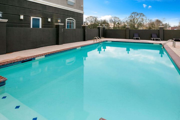 Pool 5 of 37