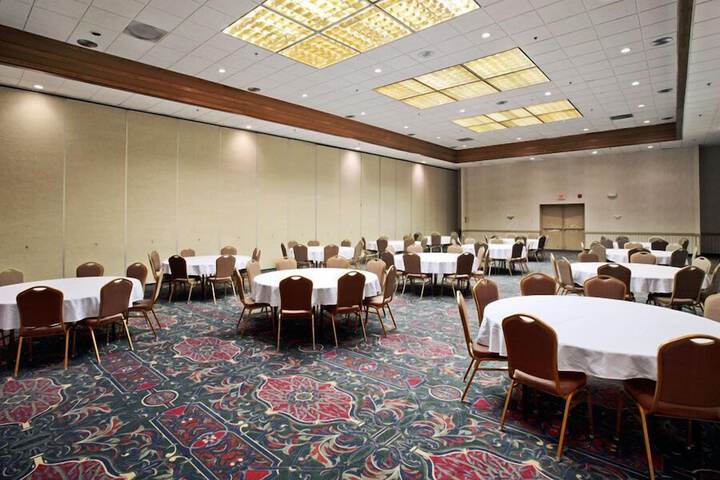 Salina Ambassador Hotel and Conference Center
