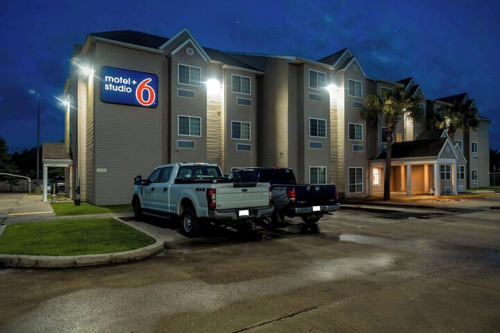 Hotel 2 of 34