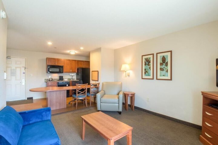 Room 22 of 36