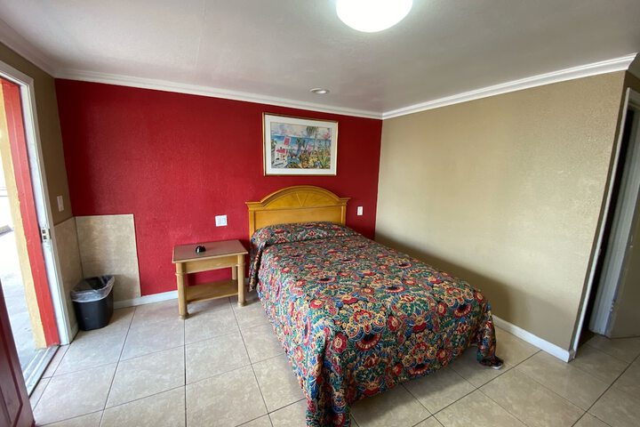 Room 8 of 21