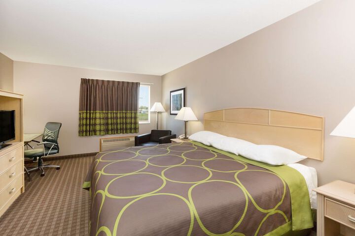 Super 8 by Wyndham Carroll / East