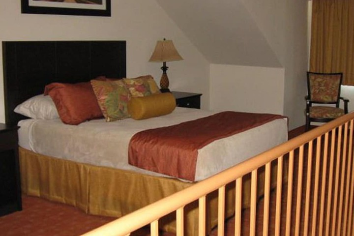 Room 13 of 34