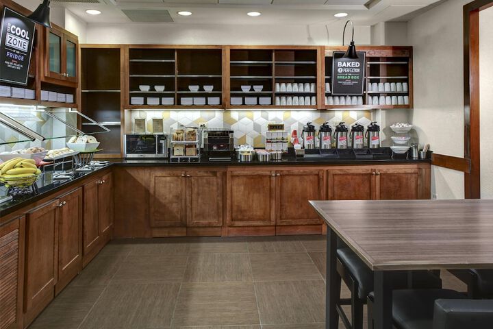 Hyatt Place Sacramento / Rancho Cordova