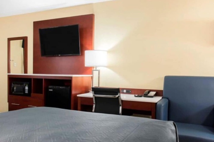 Room 12 of 23