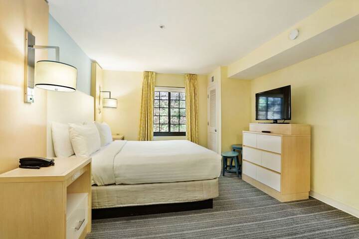 Room 43 of 98