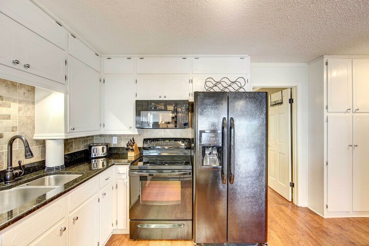 Mineola Lake House w / Dock & Fire Pit!