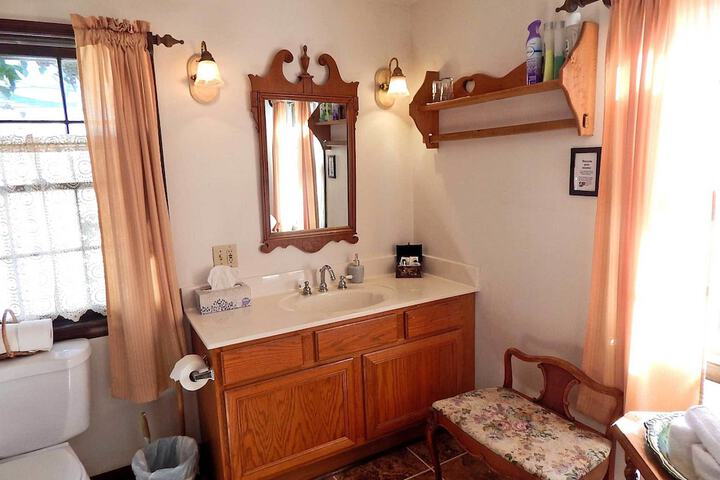 Room 28 of 99