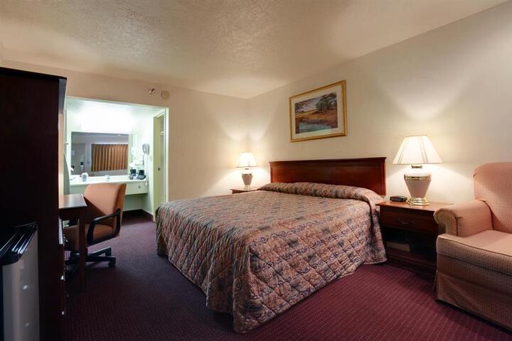 Room 11 of 14