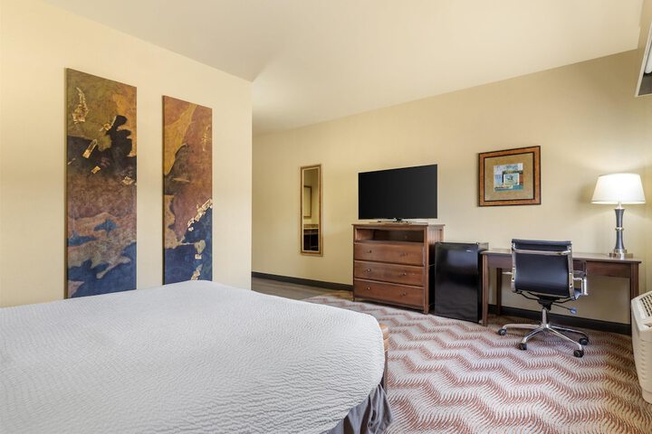 Best Western Plus Cimarron Hotel & Suites