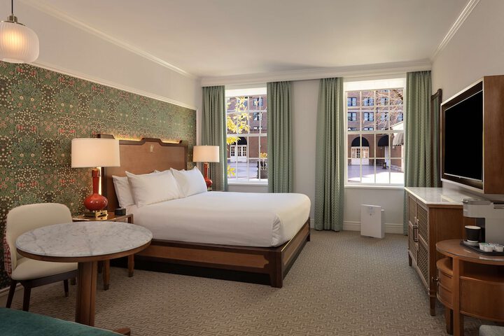 Hotel Roanoke & Conference Center Curio Collection by Hilton