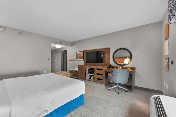 Room 33 of 71