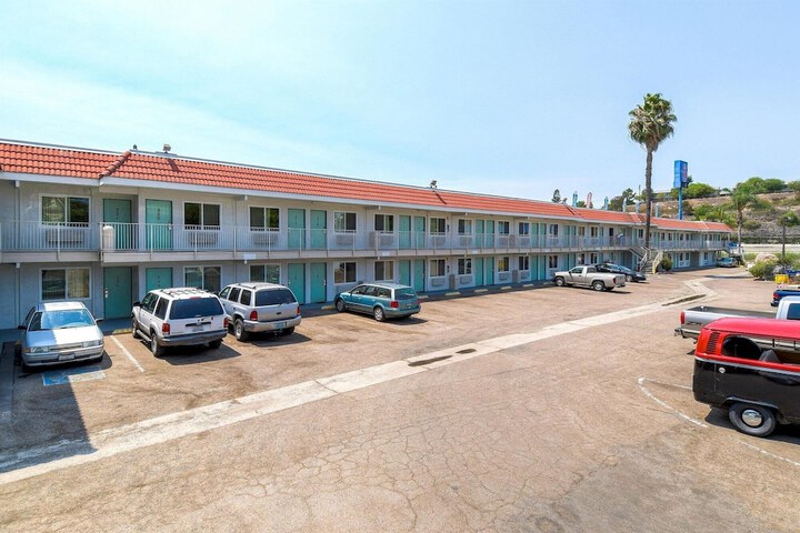 Motel 6 La Mesa CA - San Diego