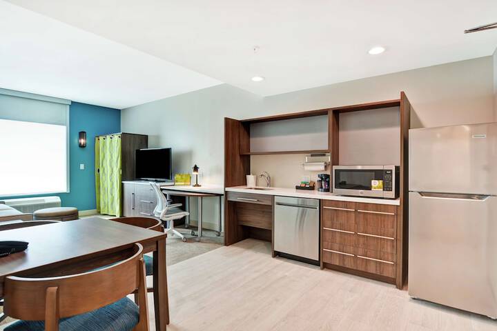 Room 10 of 34