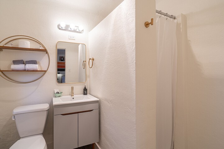 Room 15 of 27