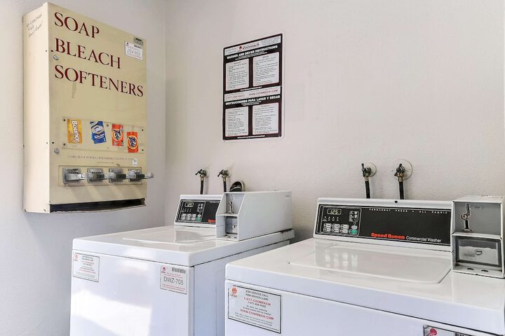 Motel 6 Pinole CA