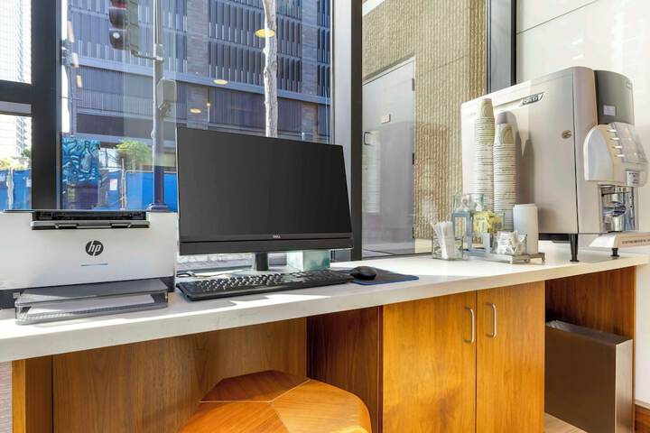 Business Center 37 of 37