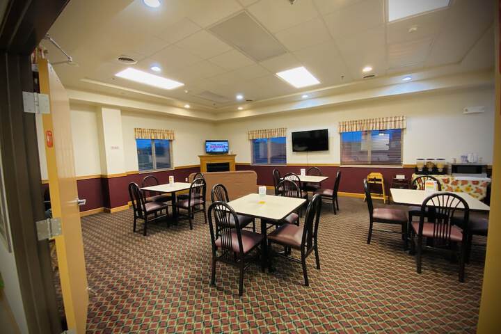 Herington Inn & Suites