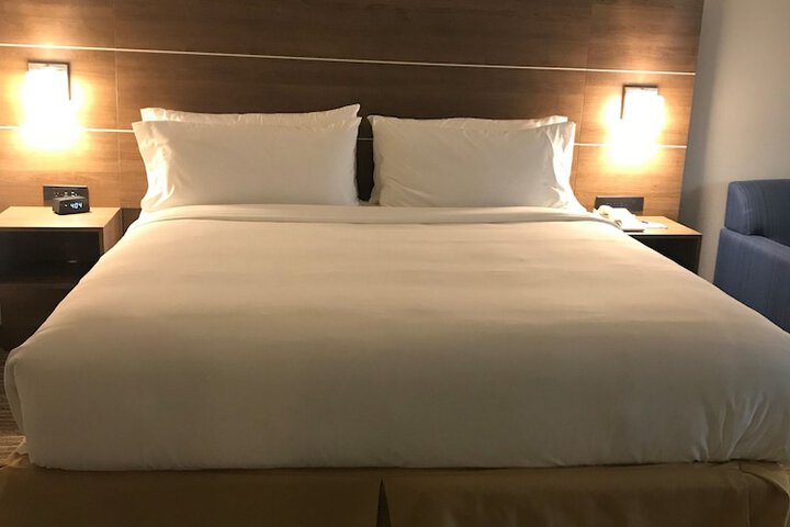 Room 17 of 36