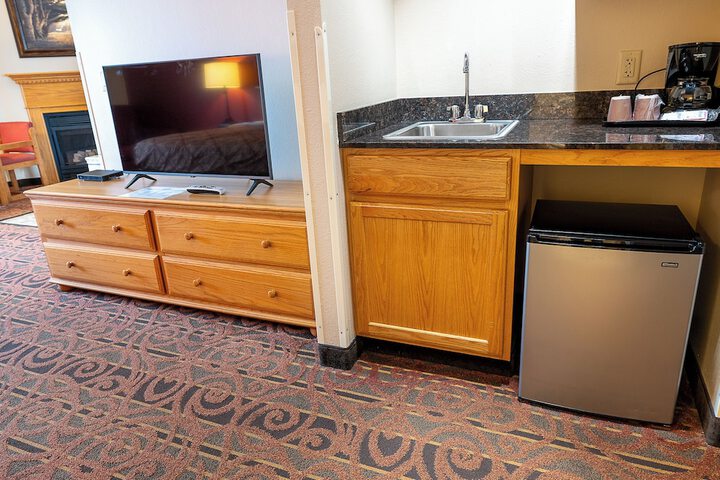 Savanna Inn & Suites